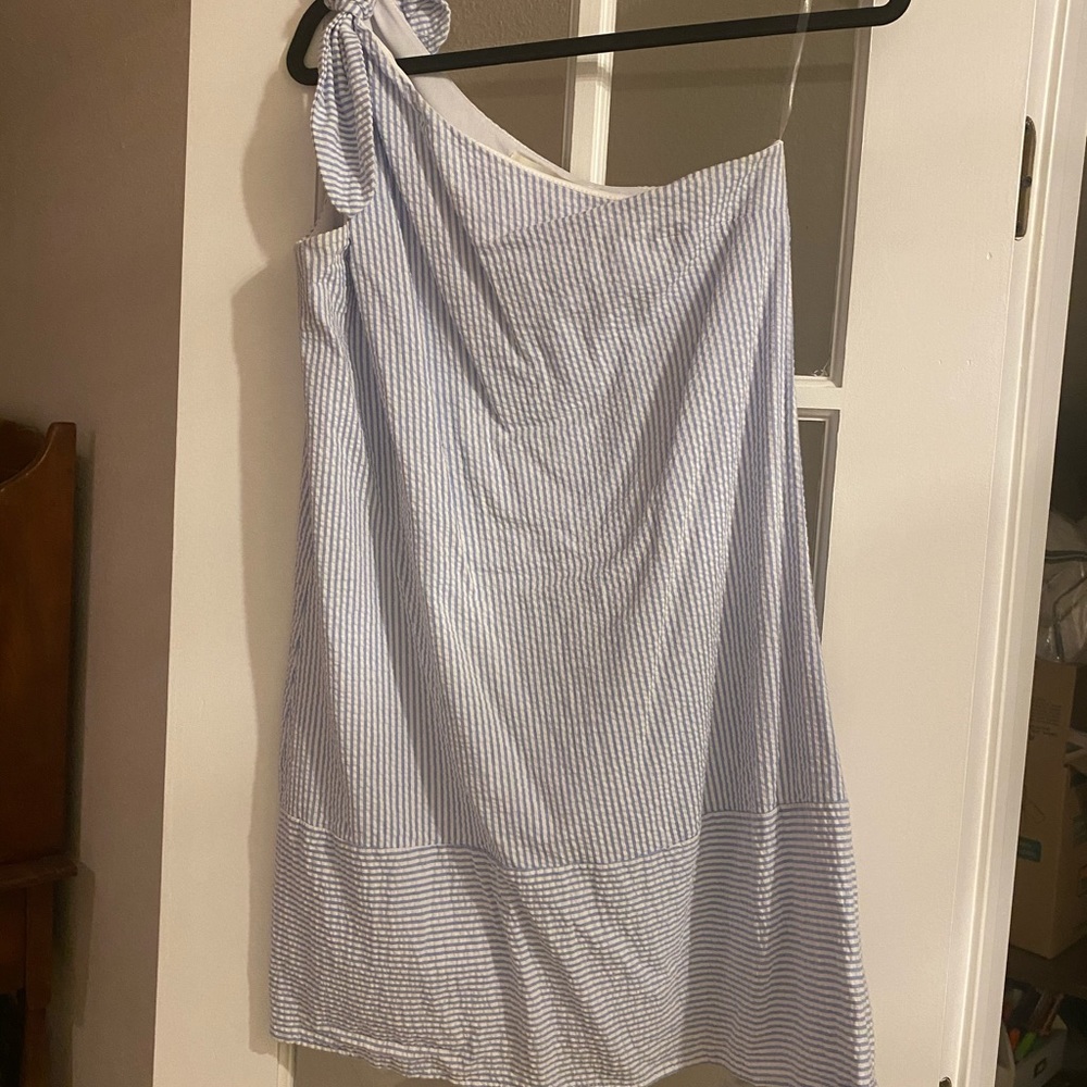 one shoulder dress